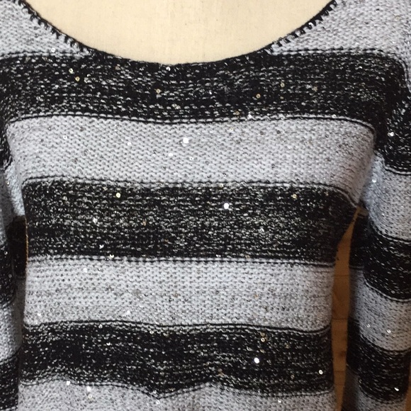 Black and white sparkly sweater - Picture 2 of 4